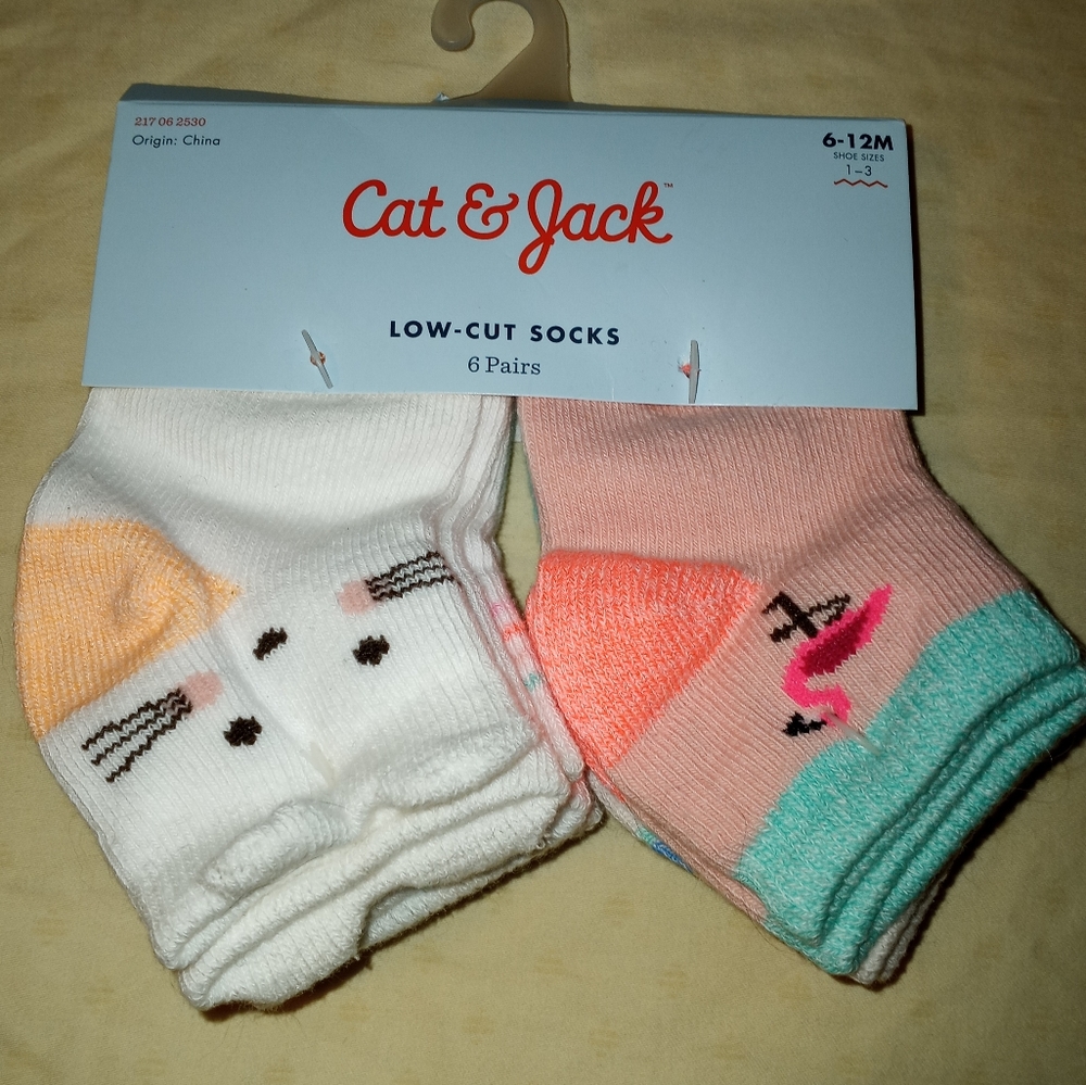 🦩6 pr 6-12 mo Cat & Jack Printed low cut socks